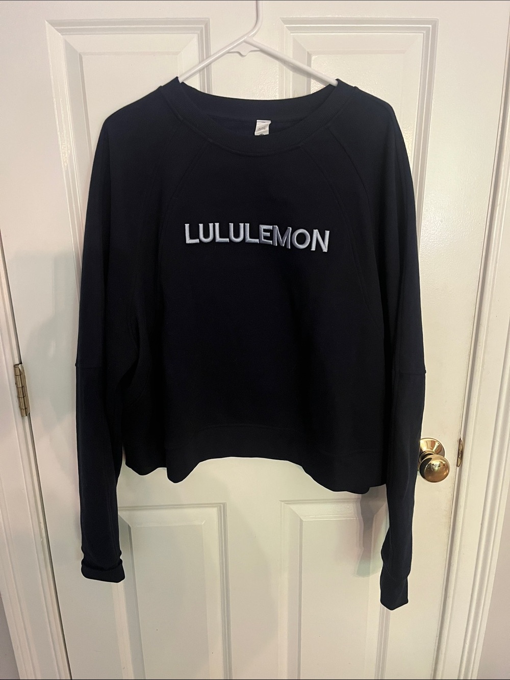 lululemon athletica Women's navy blue perfectly oversized crew Pullover Sweatahi
